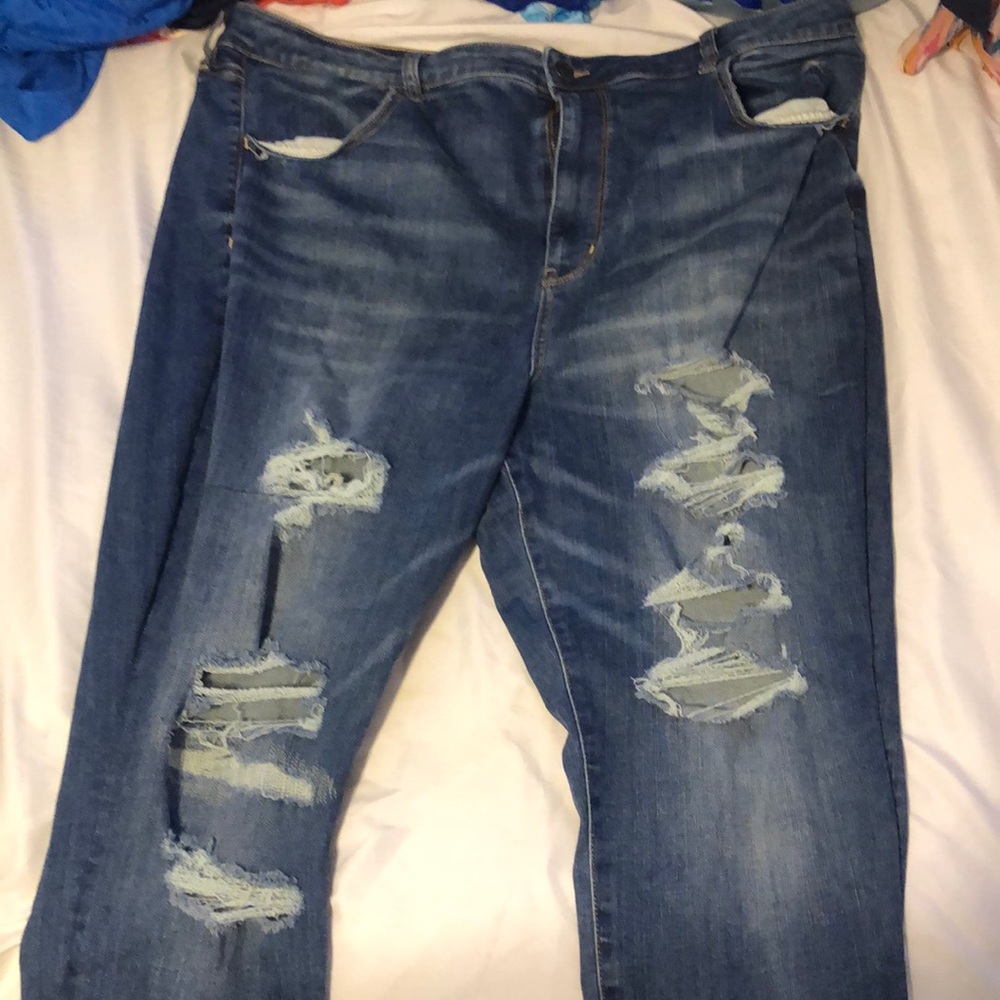 American eagle distressed jeans